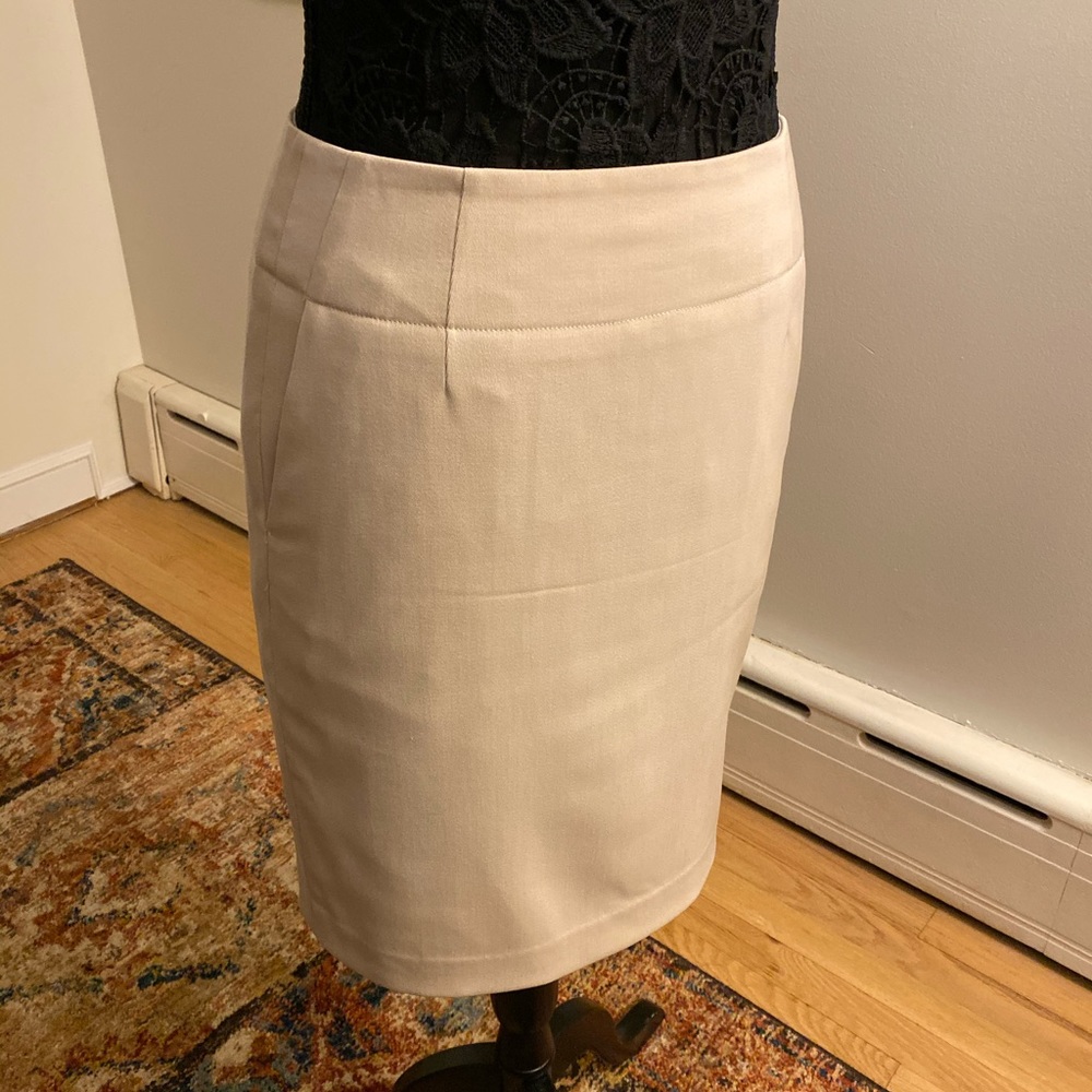 Banana Republic Skirt - Khaki, Size 2